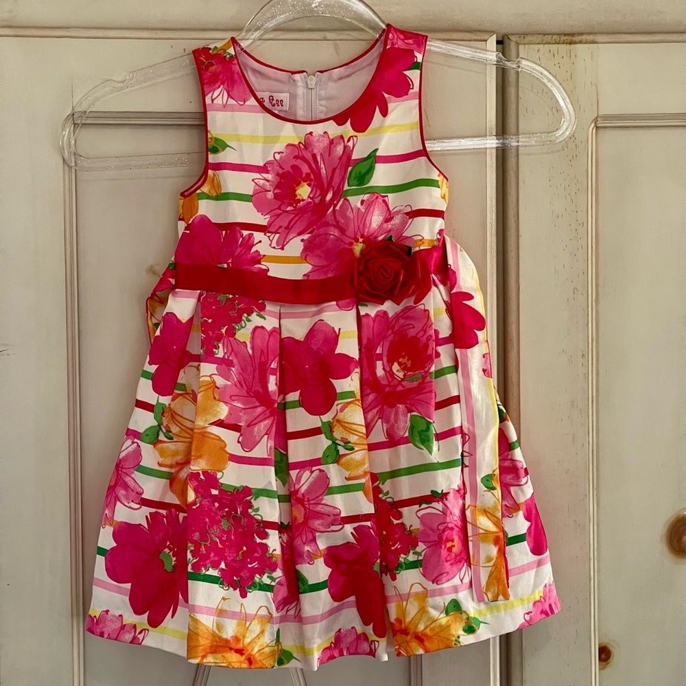 Jessica Ann Toddler Dress Pink Flower Print
Size 2T
Like new condition